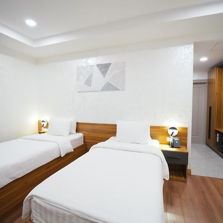 Avant Express Hotel Pool&Spa Ташкент Екстериор снимка