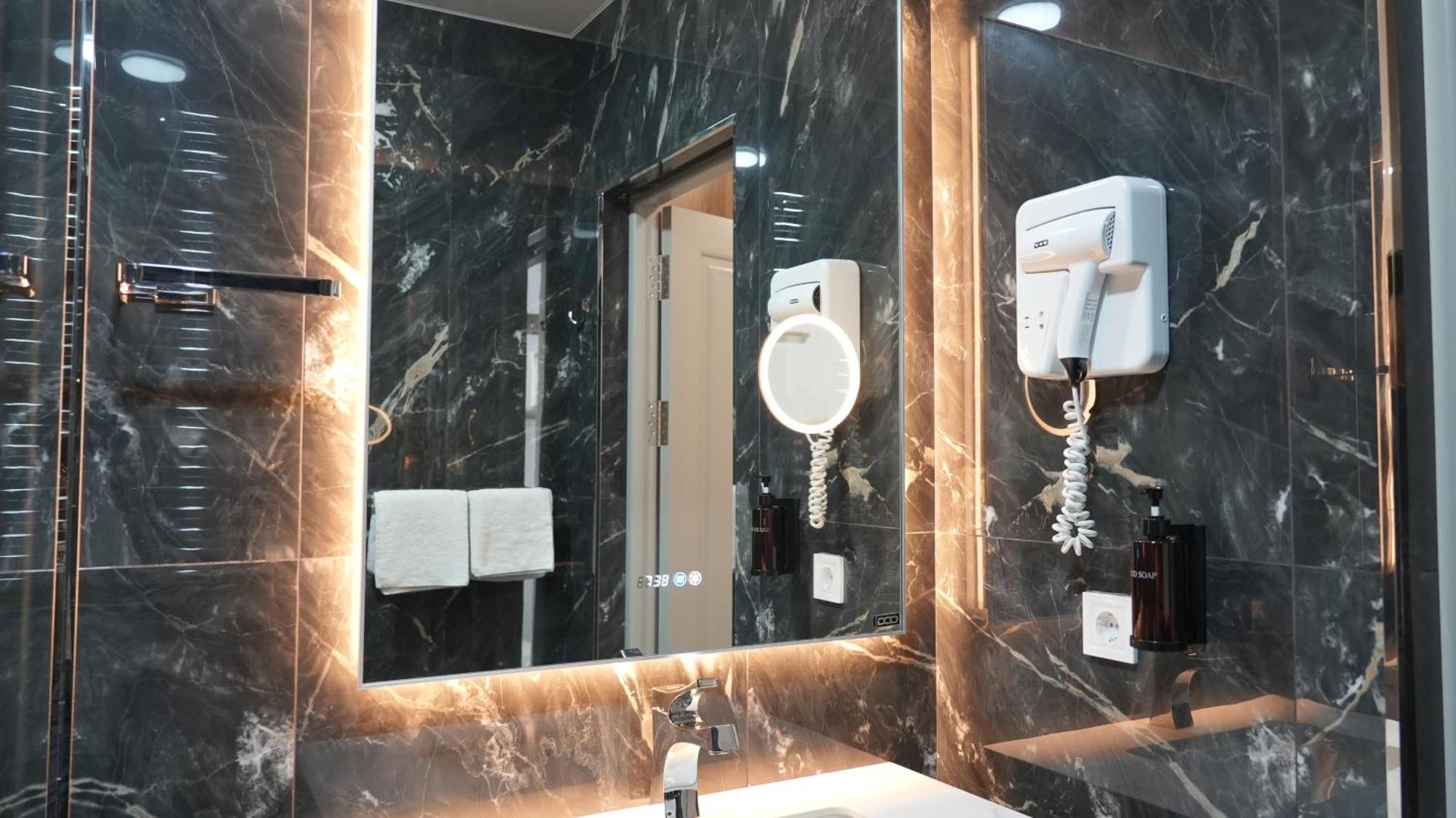 Avant Express Hotel Pool&Spa Ташкент Екстериор снимка
